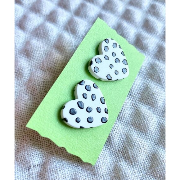 New Black & White Dalmatian Dot Heart Valentine Retro 80s Style Stud Earrings - Picture 3 of 5